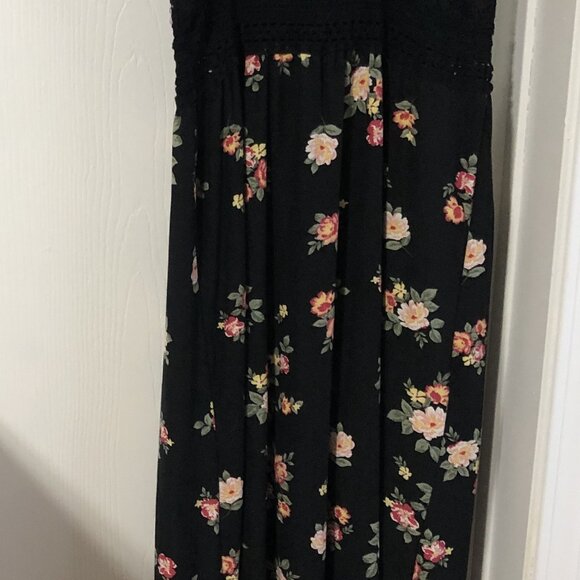 Dress - Picture 6 of 7